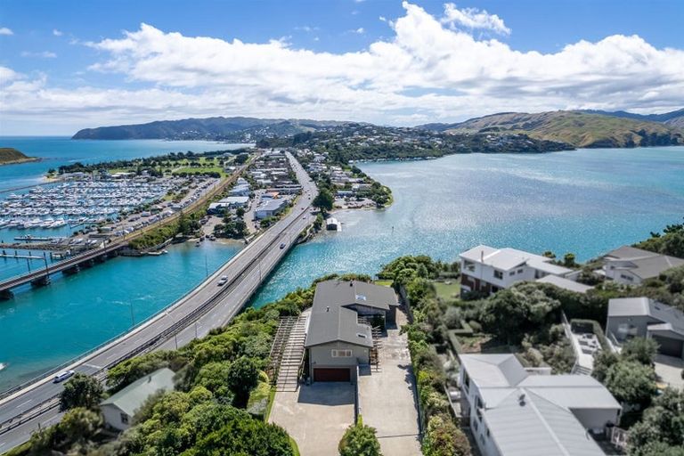 Photo of property in 62 Kiriwai Road, Paremata, Porirua, 5024
