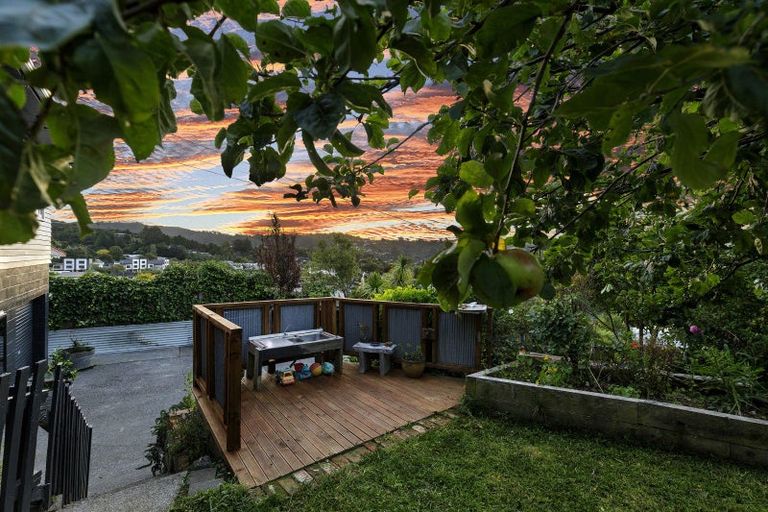 Photo of property in 53 Lowry Crescent, Stokes Valley, Lower Hutt, 5019