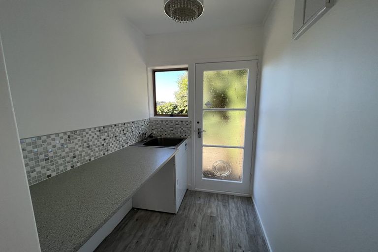 Photo of property in 29 Himalaya Drive, Half Moon Bay, Auckland, 2012