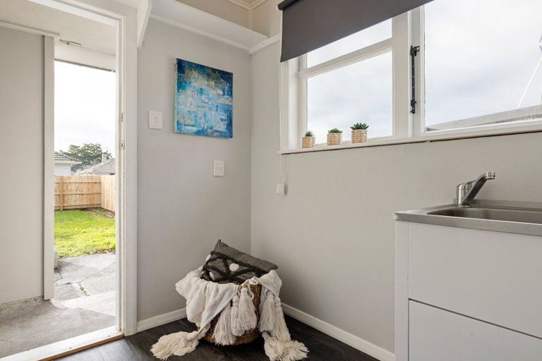 Photo of property in 2 Yeats Crescent, Fairfield, Hamilton, 3214