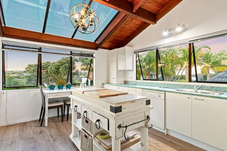 Photo of property in 1/5 Sharon Road, Waiake, Auckland, 0630