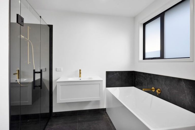 Photo of property in 74 Turuturu Road, Hawera, 4674