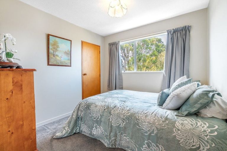 Photo of property in 11 Chokebore Place, Sockburn, Christchurch, 8042