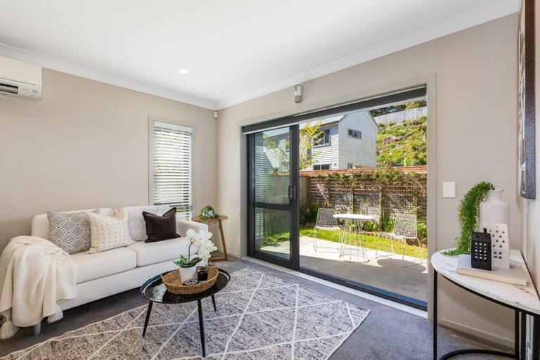 Photo of property in 45 Brindle Way, Newlands, Wellington, 6037