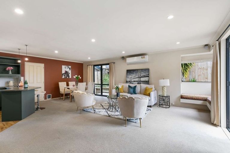 Photo of property in 9a Grassways Avenue, Pakuranga, Auckland, 2010