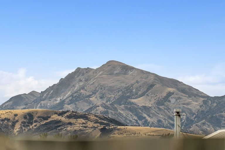 Photo of property in 6 Bargour Street, Wanaka, 9305