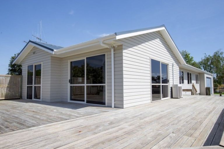 Photo of property in 11 Benner Drive, Ngatea, 3503