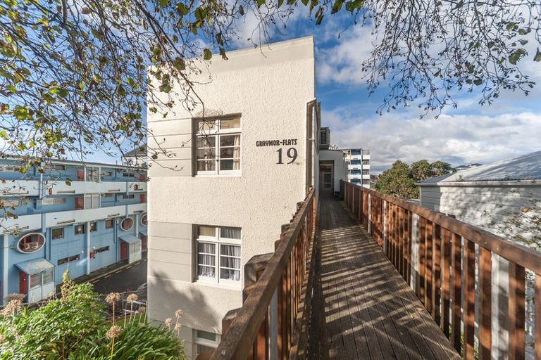 Photo of property in Graymor Flats, 2/19 Ohiro Road, Aro Valley, Wellington, 6021