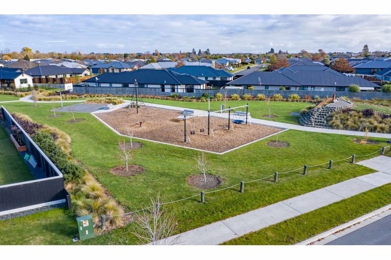 Photo of property in 31 Watkins Drive, Rangiora, 7400