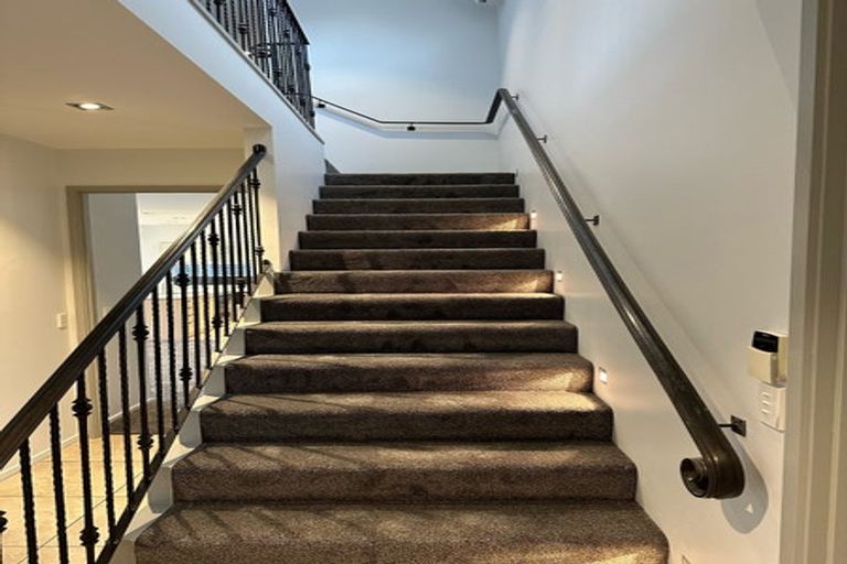 Photo of property in 18 Bryndwr Road, Fendalton, Christchurch, 8052