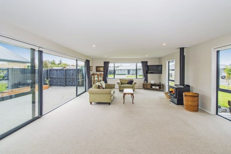 Photo of property in 6 Walter Place, Kirwee, Darfield, 7571