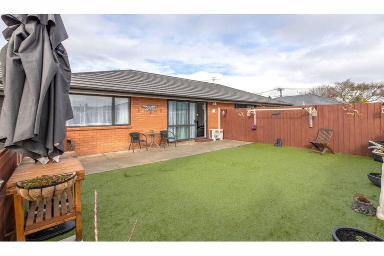 Photo of property in 24f Wainoni Road, Wainoni, Christchurch, 8061