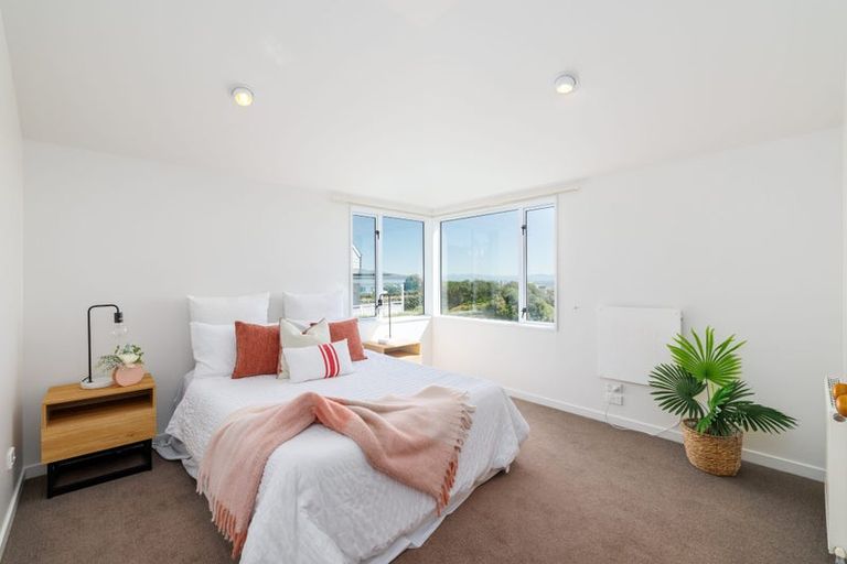 Photo of property in 12 Belleview Terrace, Mount Pleasant, Christchurch, 8081