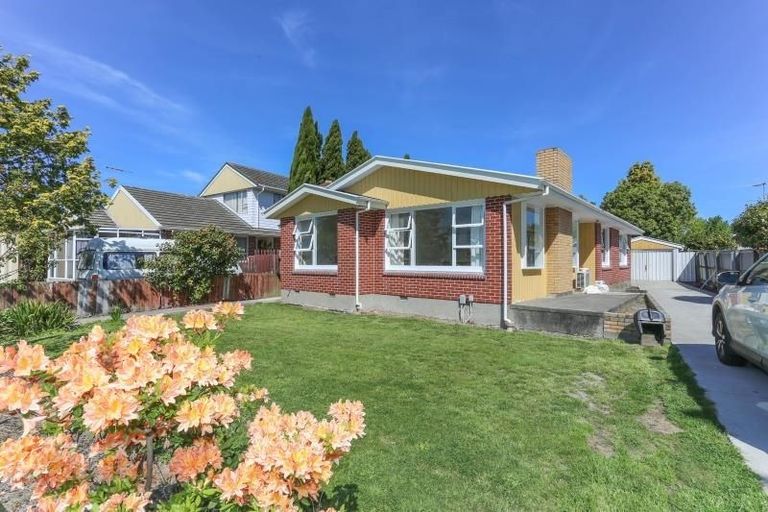 Photo of property in 8 Lochee Road, Upper Riccarton, Christchurch, 8041