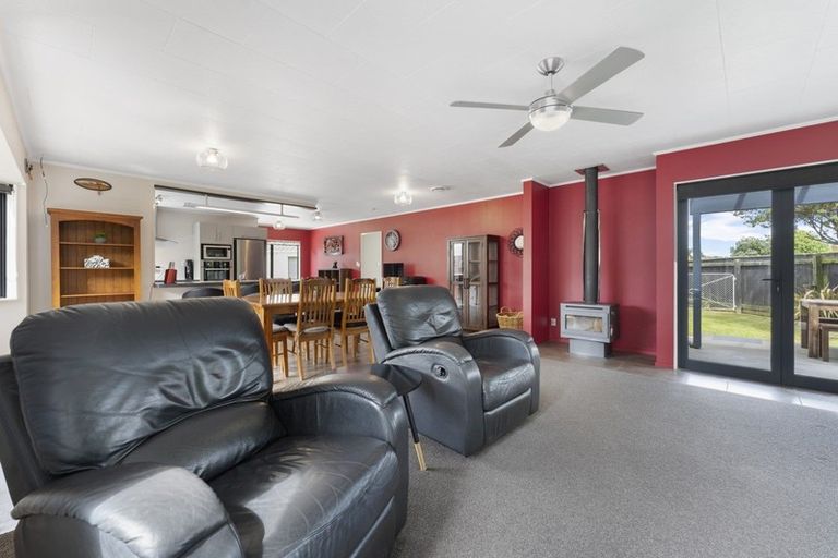 Photo of property in 26 Dalwood Grove, Highbury, Palmerston North, 4412