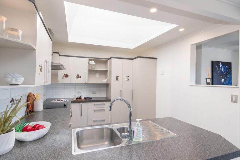 Photo of property in 171 Miromiro Road, Normandale, Lower Hutt, 5010