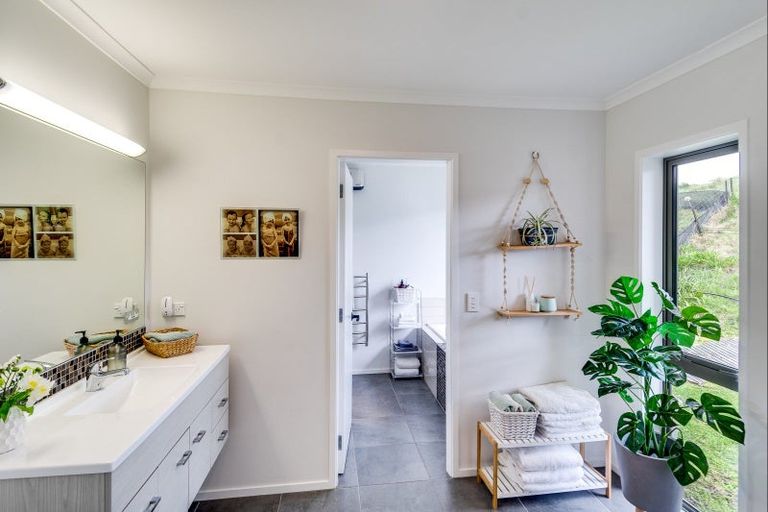 Photo of property in 57 Timoti Road, Waimarama, Havelock North, 4294