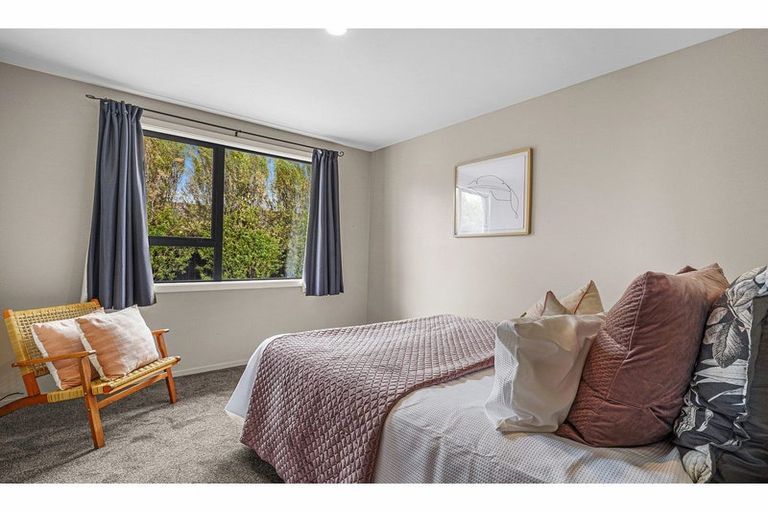 Photo of property in 135 Queenspark Drive, Parklands, Christchurch, 8083