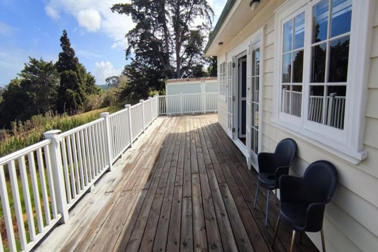 Photo of property in 145 Simpson Road, Henderson Valley, Auckland, 0614