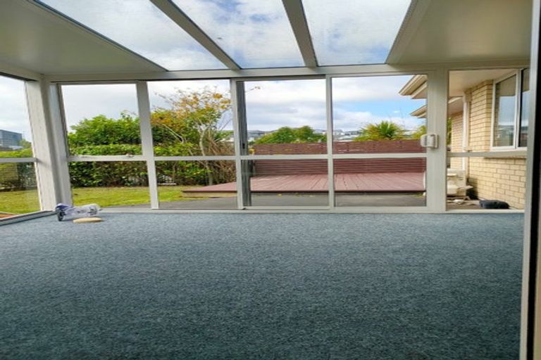 Photo of property in 4 Alloway Street, Westgate, Auckland, 0614