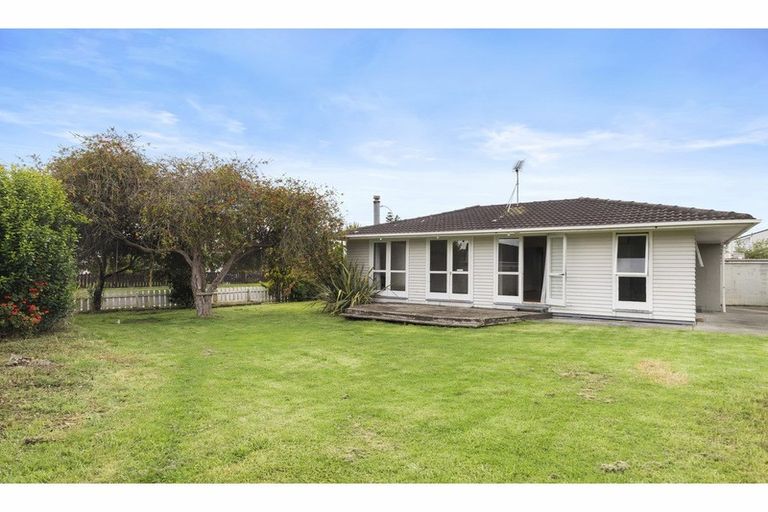 Photo of property in 42 Hamilton Drive, Waiuku, 2123