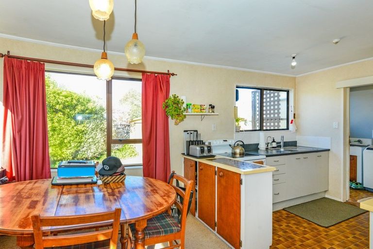 Photo of property in 909 Collinge Road, Mayfair, Hastings, 4122