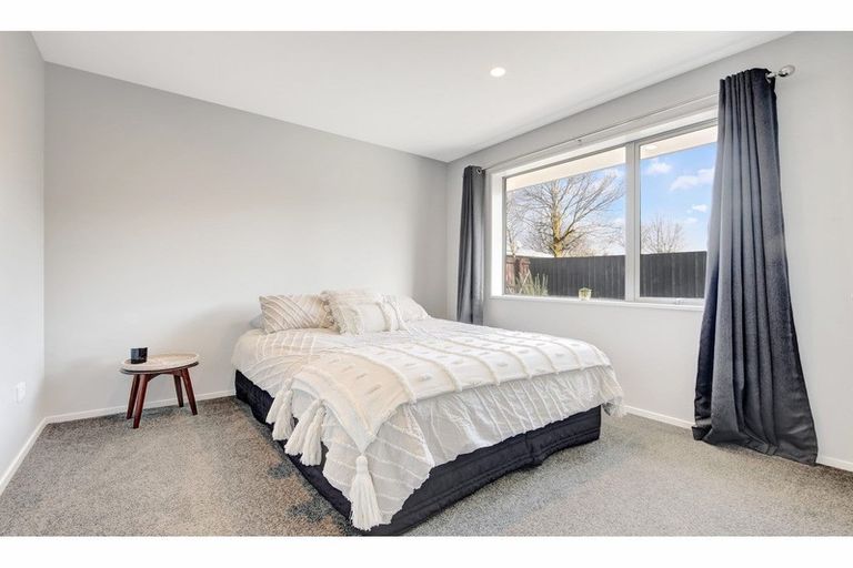 Photo of property in 177b High Street, Oxford, 7430