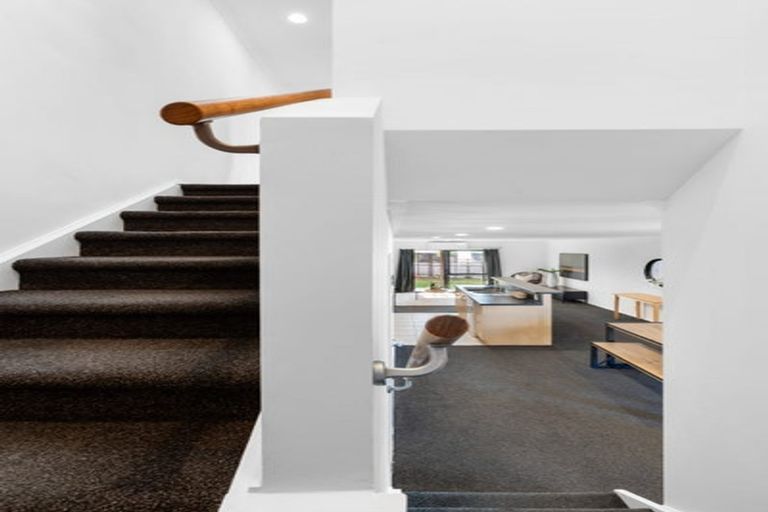 Photo of property in 3/4 Charlenne Close, Ranui, Auckland, 0612