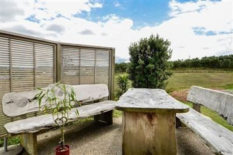 Photo of property in 265b Old North Road, Kumeu, 0892