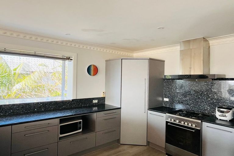 Photo of property in 21 Bleakhouse Road, Howick, Auckland, 2014