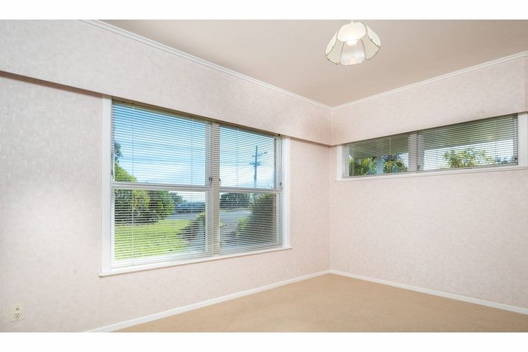 Photo of property in 417 Don Buck Road, Massey, Auckland, 0614