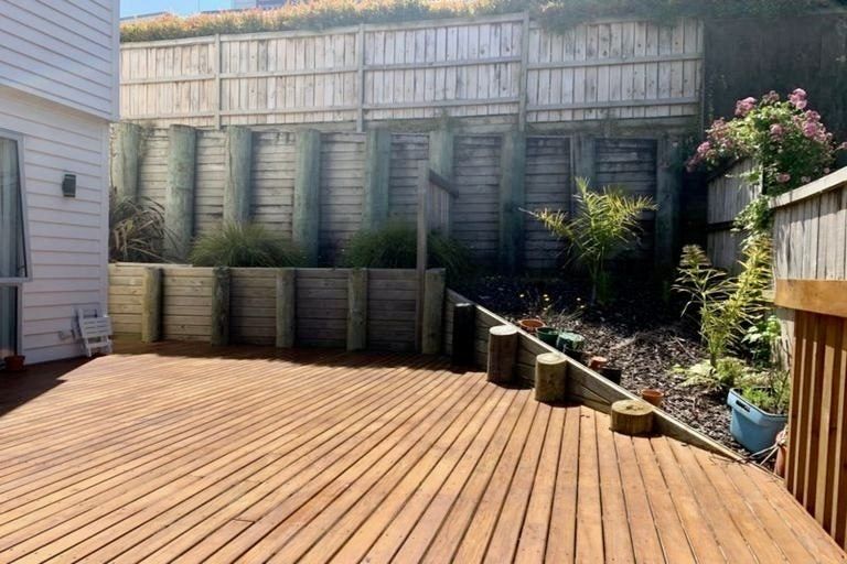 Photo of property in 50 Corricvale Way, Northcross, Auckland, 0630