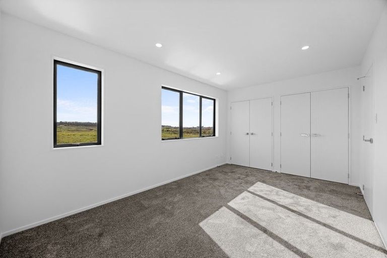 Photo of property in 4 Harikoa Way, Karaka, 2113