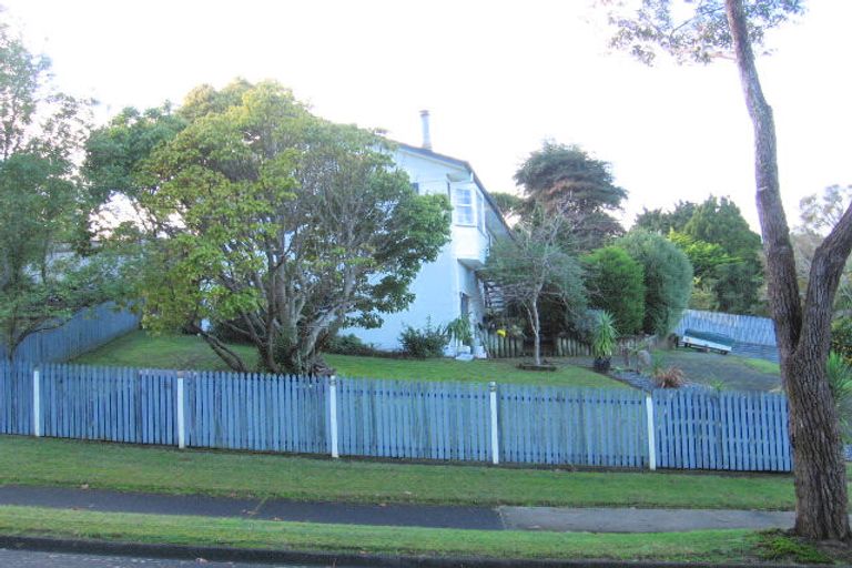 Photo of property in 7 Palmetto Place, Goodwood Heights, Auckland, 2105