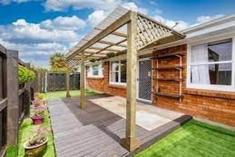 Photo of property in 2/11 Bryce Street, Cambridge, 3434