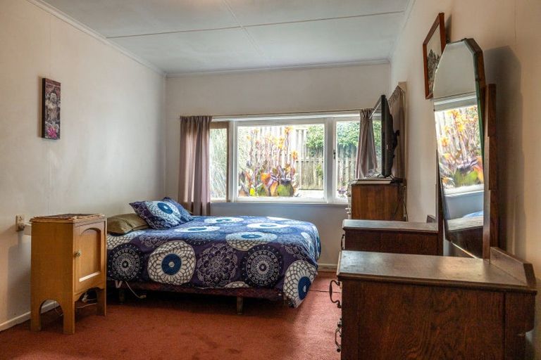 Photo of property in 16 Beach Parade, Oneroa, Waiheke Island, 1081