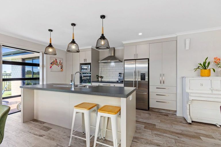 Photo of property in 32 Drabble Crescent, Papamoa Beach, Papamoa, 3118