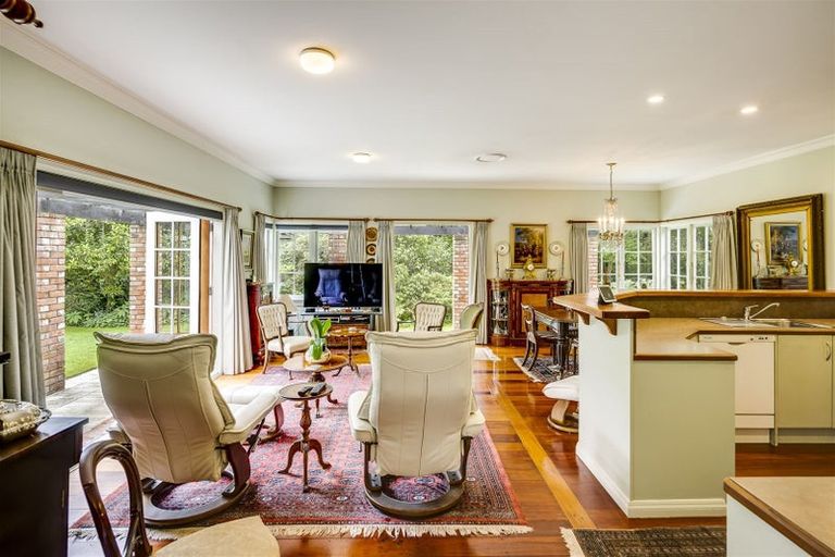 Photo of property in 37 Farmlet Road, Karamu, Hastings, 4172