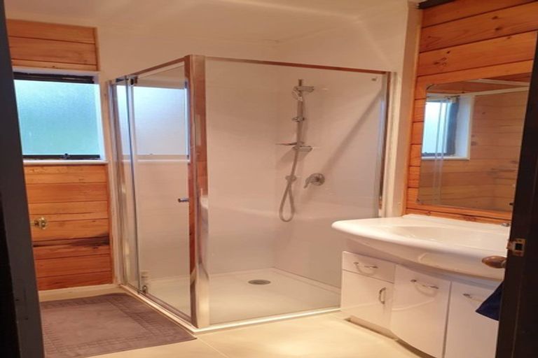 Photo of property in 5 Melia Grove, Goodwood Heights, Auckland, 2105