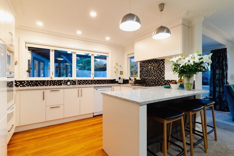 Photo of property in 10 Cliffs Road, Saint Clair, Dunedin, 9012