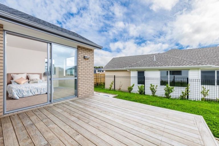 Photo of property in 10 Ahorangi Road, Silverdale, 0932