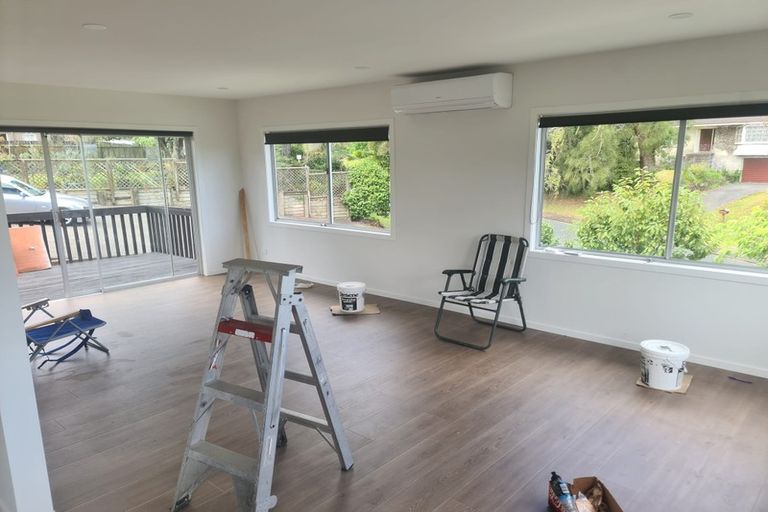 Photo of property in 15 Crompton Road, Massey, Auckland, 0614