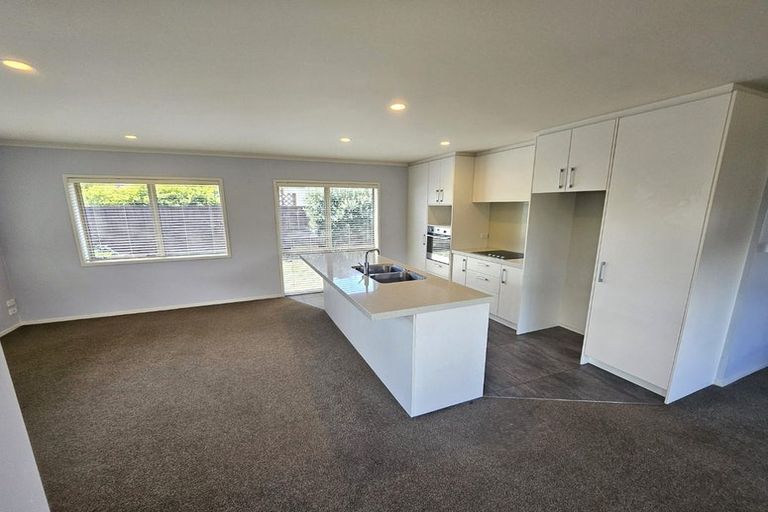 Photo of property in 16 Horokaka Place, Papamoa Beach, Papamoa, 3118