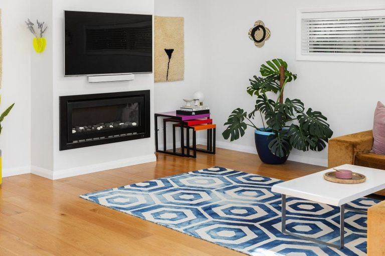 Photo of property in 6 Wainoni Avenue, Point Chevalier, Auckland, 1022