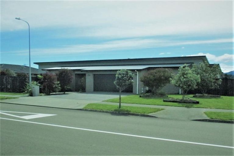 Photo of property in 89 Kotuku Drive, Paraparaumu Beach, Paraparaumu, 5032