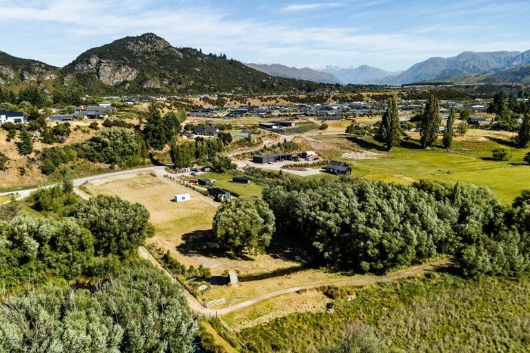 Photo of property in 43 Monteith Road, Albert Town, Wanaka, 9382