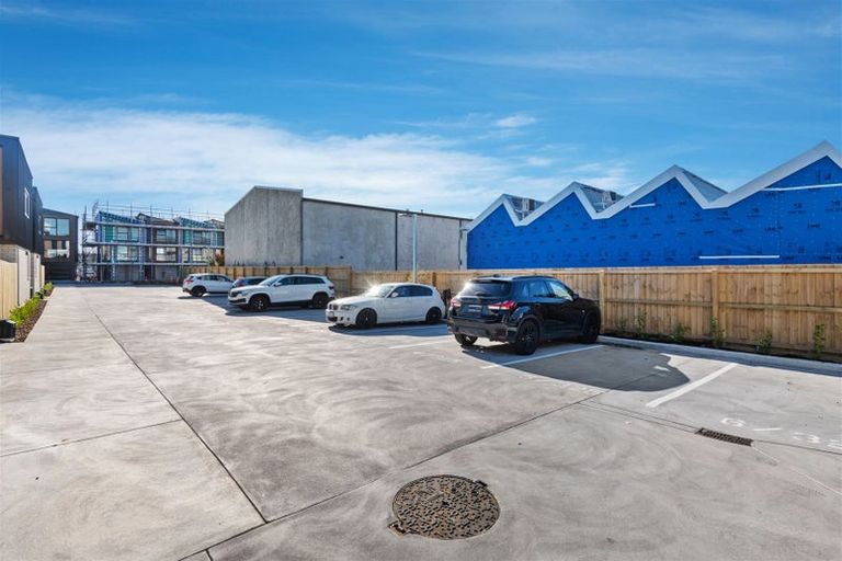 Photo of property in 5/325 Lincoln Road, Addington, Christchurch, 8024