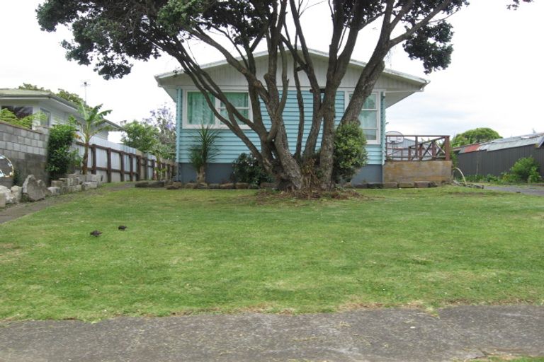Photo of property in 12 Cape Road, Mangere, Auckland, 2022