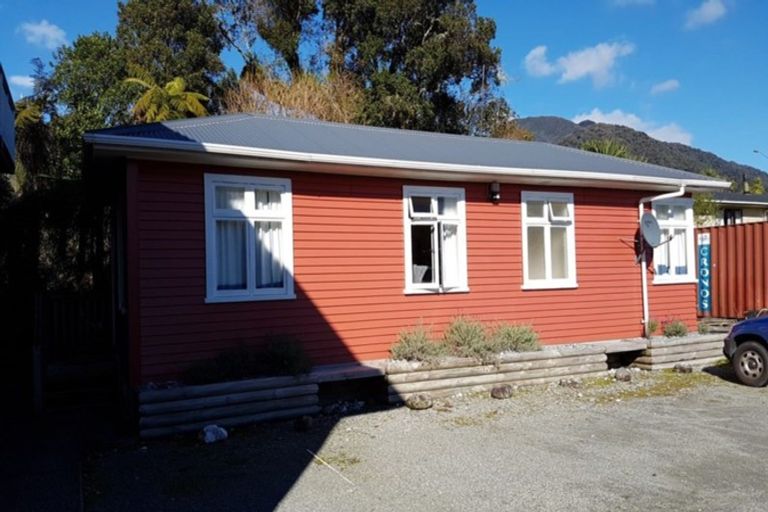 Photo of property in 9 Cron Avenue, Te Atatu South, Auckland, 0610