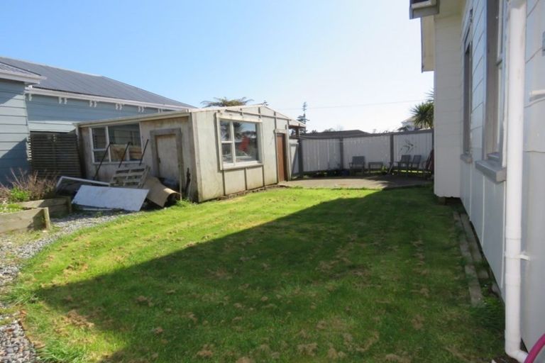 Photo of property in 34 Wakefield Street, Westport, 7825